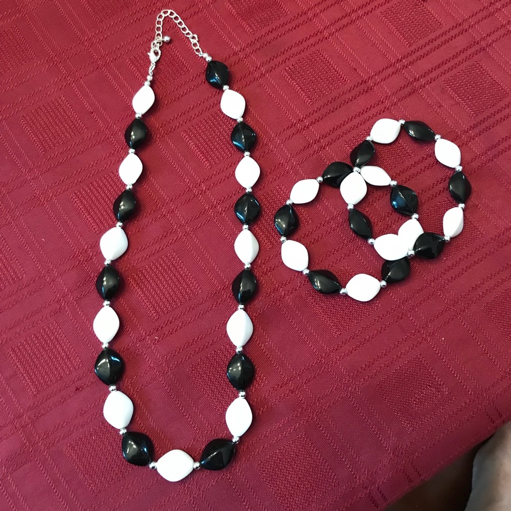 Necklace and Bracelet Set